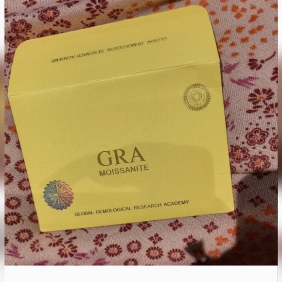 AUTHENTIC GENUINE SOLID 10K YELLOW GOLD MOISSONITE 💛 PROMISE RING CERTIFIED - Picture 5 of 5